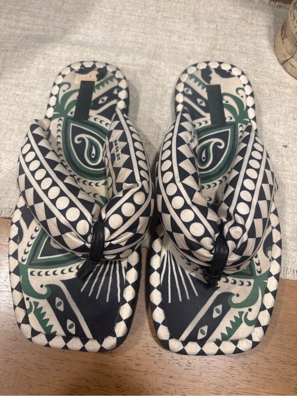 FARM Rio Scarf Puffy Flip Flops Black Green Print US 10 $160